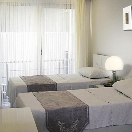 Beyhan Hotel Istanbul Bagian luar foto